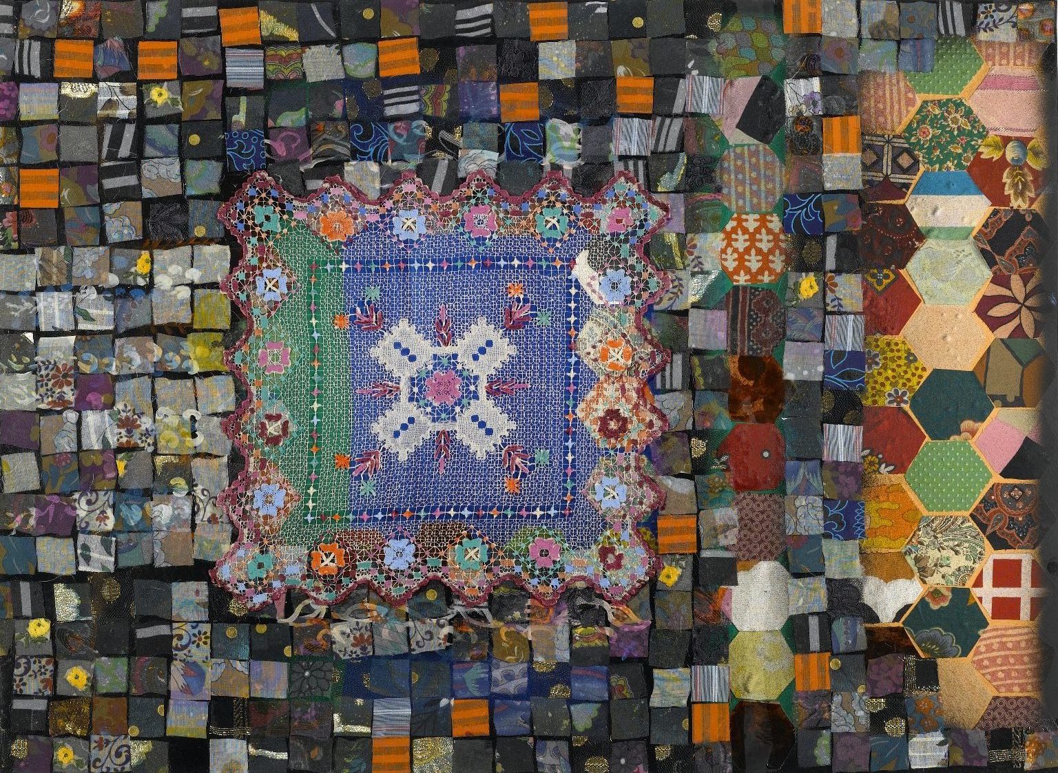 Obra de arte de Miriam Schapiro feita com colagens de diversas cores, tamanhos e texturas. Lembando de um trabalho conhecido como patchwork.