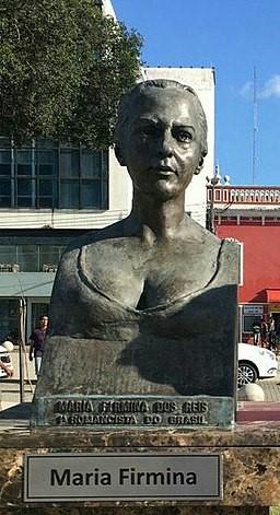 Busto de Maria Firmina dos Reis, 1ª romancista do Brasil, localizado na Praça do Pantheon, em São Luís (MA)